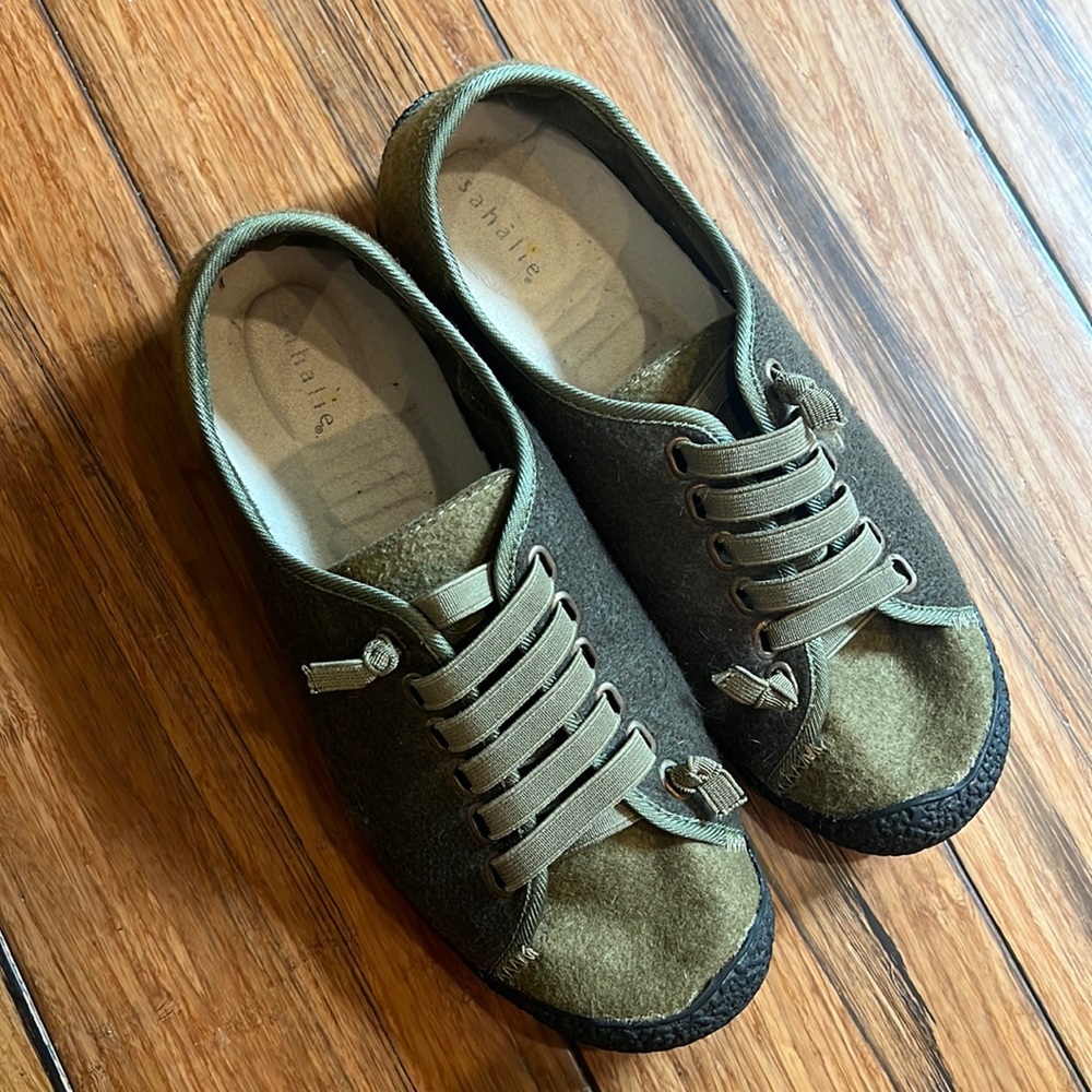 Sahalie green wool women’s hiking shoes